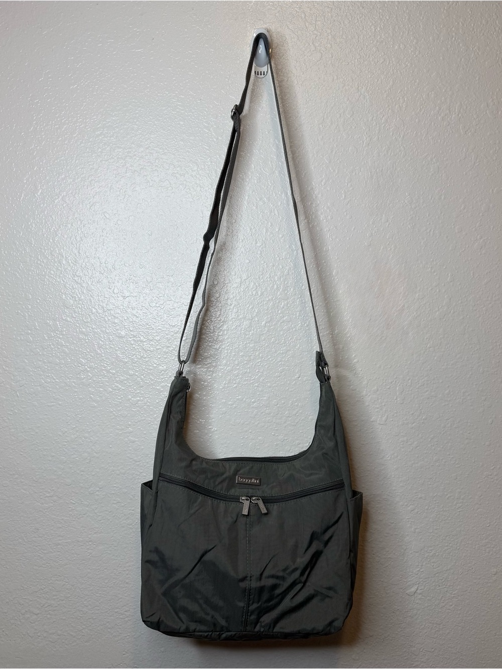 Baggallini Cargo Shoulder Bag Crossbody Utility Purse Gray with Yellow Interior